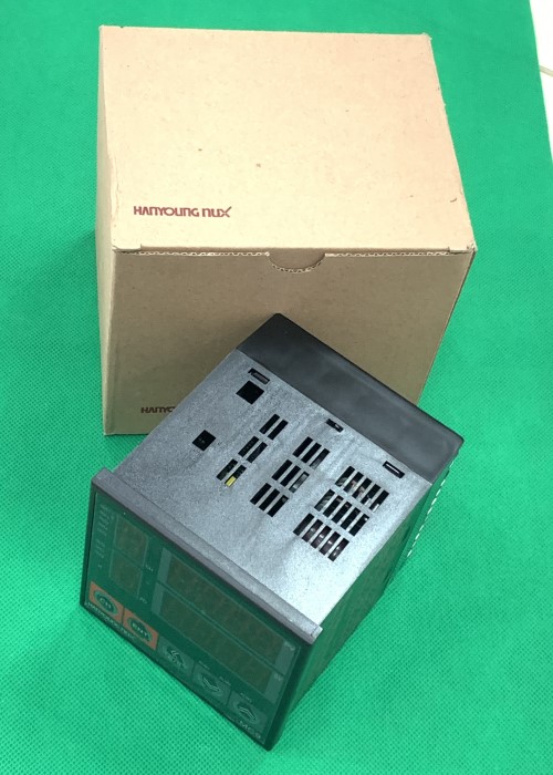 Đồng hồ điều khiển nhiệt độ Hanyoung nux MC9-8R-D0-MM-N-2 
