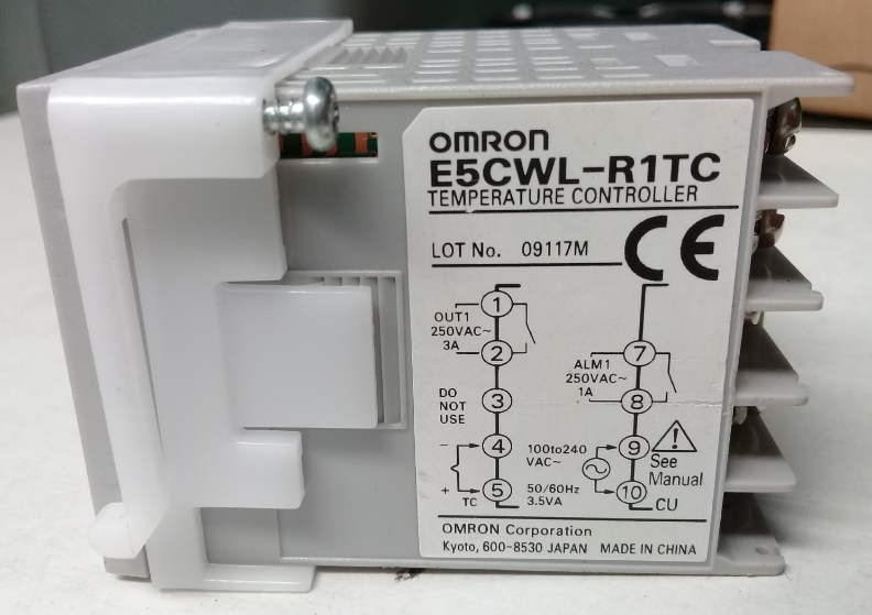 Đồng hồ nhiệt Omron E5CWL-R1TC